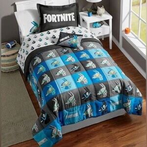 Fortnite Llama Double Comforter + Decorative Pillow